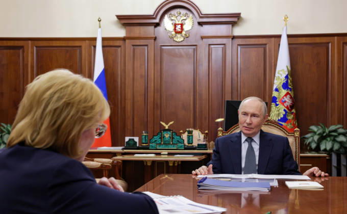 August 27, 2026, Moscow, Moscow Oblast, Russia: Russian President Vladimir Putin, listens to Federal Medical-Biological Agency head Veronika Skvortsova, left, deliver her report during a face-to-face meeting at the Kremlin, August 27, 2026 in Moscow, Russia. Moscow Russia - ZUMAp138 20260827_zaa_p138_004 Copyright: xMikhailxMetzel KremlinxPoolx