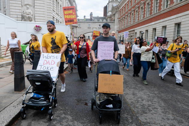 August 27, 2026, London, England, United Kingdom: Parents and their children take part in a Parent Strike demonstration calling for improved paternity leave and flexible working rights in London, United Kingdom, on August 27, 2026. The nationwide campaign is calling for at least six weeks of paternity leave at 90 percent pay and flexible working by default. London United Kingdom  - ZUMAk172 20260827_zip_k172_004 Copyright: xThomasxKrychx