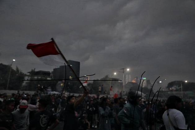 August 27, 2026: Jakarta, Indonesia, 27 August 2026 : Thousands of students and people held demonstration in fromt of Indonesianhouse of representative, the demonstration end with riots  - ZUMAh128 20260827_zap_h128_012 Copyright: xDonalxHusnix