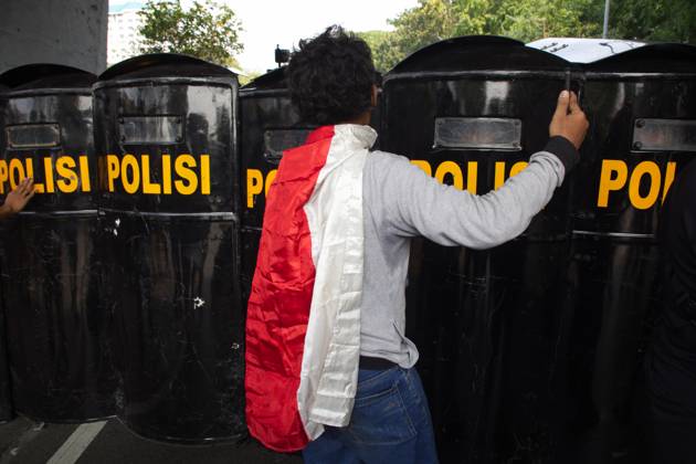 August 27, 2026: Jakarta, Indonesia, 27 August 2026 : Thousands of students and people held demonstration in fromt of Indonesianhouse of representative, the demonstration end with riots  - ZUMAh128 20260827_zap_h128_014 Copyright: xDonalxHusnix