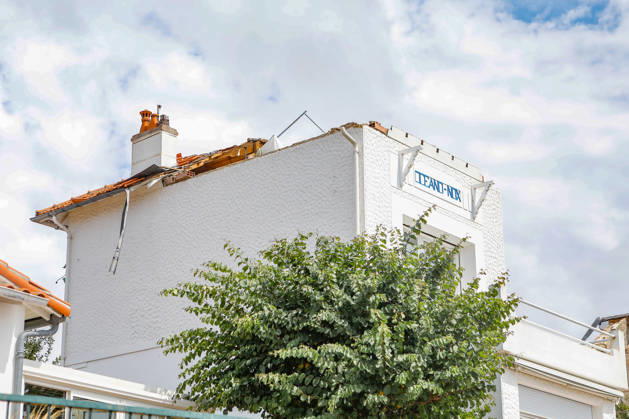 RECORD DATE NOT STATED Fouras, the storm on Wednesday, August 26, 2026: Damage along the southern coast of Fouras Romuald Augé MAXPPP Fouras 27082026 Romuald Augé MAXPPP Thursday, August 27, 2026, in the aftermath of the strong winds that struck the Atlantic coast on Wednesday, August 26, villas on the southern coast of Fouras were heavily affected; firefighters are on site repairing the damage. Fouras, France, Aug. 27, 2026 In the wake of the strong winds that struck the Atlantic coast on Wednesday, August 26, villas on the southern coast of Fouras were heavily affected; firefighters are on site repairing the damage. Fouras, waterfront, southern coast, France  Copyright: xMAXPPPxRomualdxAugéx AUG202608274412 AUG202608274412