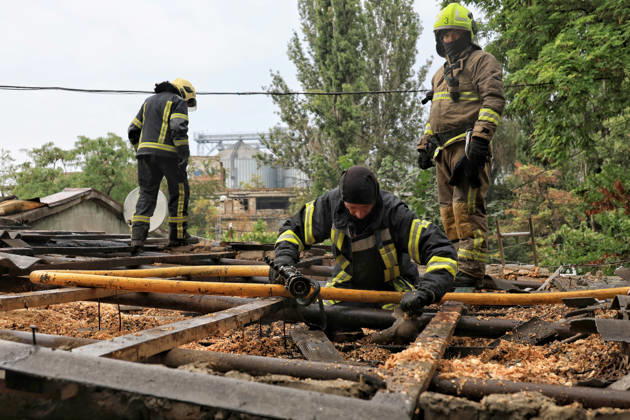 State Emergency Service rescuers deal with the consequences of a Russian attack in the Prymorskyi district of Odesa, Ukraine, August 27, 2026. On the night and morning of August 27, the Russian Federation attacked Odesa. The Russian army massively attacked Odesa with missiles and drones. The Russian strikes damaged infrastructure, an academic institution, and a multi-storey building. (Photo by Nina Liashonok Ukrinform) Odesa hit by overnight and daytime Russian strikes  Copyright: xNinaxLiashonokx