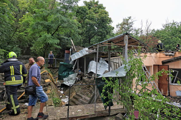 State Emergency Service rescuers deal with the consequences of a Russian attack in the Prymorskyi district of Odesa, Ukraine, August 27, 2026. On the night and morning of August 27, the Russian Federation attacked Odesa. The Russian army massively attacked Odesa with missiles and drones. The Russian strikes damaged infrastructure, an academic institution, and a multi-storey building. (Photo by Nina Liashonok Ukrinform) Odesa hit by overnight and daytime Russian strikes  Copyright: xNinaxLiashonokx