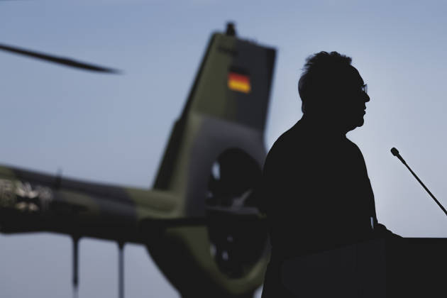 Armin Papperger, Vorstandsvorsitzender von Rheinmetall, aufgenommen im Rahmen einer Pressekonferenz zum geplanten Defence-Hub Nordhessen von RheinMetall am Flughafen Kassel-Calden in Kassel, 27.08.2026. Kassel Deutschland Copyright: xFlorianxGaertnerx