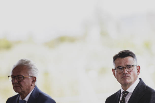 (R-L) Boris Rhein, Ministerpraesident von Hessen, und Armin Papperger, Vorstandsvorsitzender von Rheinmetall, aufgenommen im Rahmen einer Pressekonferenz zum geplanten Defence-Hub Nordhessen von RheinMetall am Flughafen Kassel-Calden in Kassel, 27.08.2026. Kassel Deutschland Copyright: xFlorianxGaertnerx