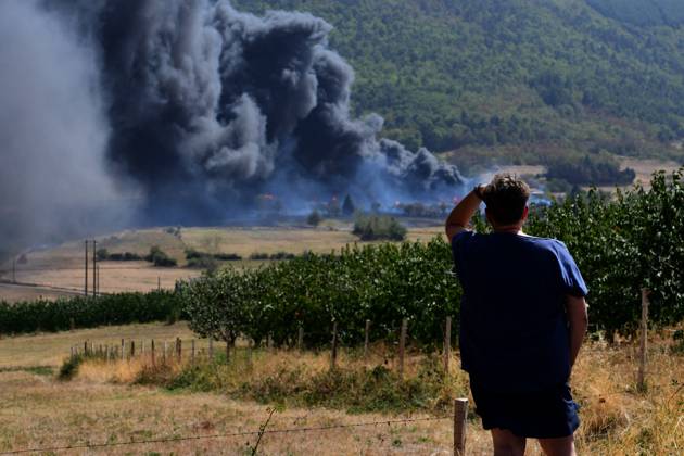 A major fire broke out in the commune of Brossainc in the Ardèche department, within the Pilat Regional Natural Park. The fire started at a car scrapyard near a residential area, causing numerous vehicle explosions. Several hectares of vegetation were also burned. Photo taken on Thursday, August 27, 2026, by Romain Doucelin, Bestimage, Brossainc, France  Copyright: xRomainxDoucelinx xBestimagexRomainxDoucelinx xBestimagex