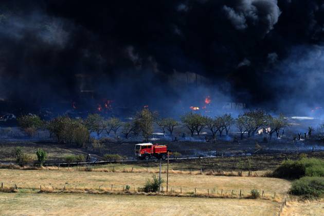 Major fire in the municipality of Brossainc in the Ardèche department, within the Pilat Regional Natural Park. The fire started at a car scrapyard near a residential area, causing numerous vehicle explosions. Several hectares of vegetation were also burned. Photo taken on Thursday, August 27, 2026, during the fire department’s response. Romain Doucelin, Bestimage, Brossainc, France  Copyright: xRomainxDoucelinx xBestimagexRomainxDoucelinx xBestimagex
