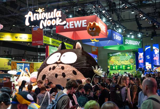 (260827) -- COLOGNE, Aug. 27, 2026 -- People visit the booth of Tencent Games at Gamescom 2026 in Cologne, Germany, on Aug. 27, 2026. Gamescom, the world s largest trade fair for computer and video games, opened on Wednesday, drawing a record number of Chinese game companies. A total of 60 Chinese companies are showcasing games and innovations at Gamescom 2026. Beyond exhibiting new creations, they are highlighting a transition from simply going global to genuinely creating globally, demonstrating a deeper and more sophisticated integration into the international market. ) GERMANY-COLOGNE-GAMESCOM 2026-CHINESE GAMES ZhangxHaofu