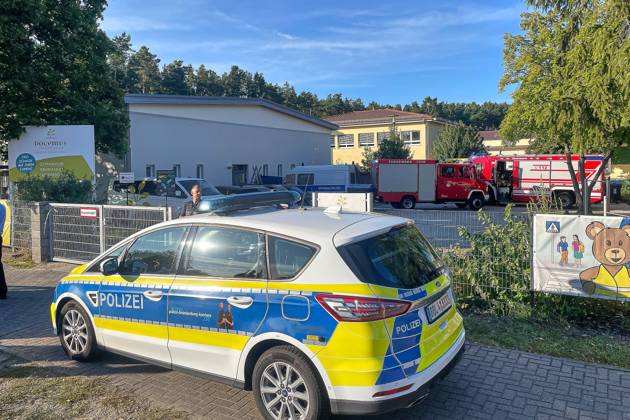 Gosen-Neu Zittau, Brandenburg, Deutschland, 27.08.2026: Amoktat an Docemus-Campus: Polizei hat den Tatort abgesperrt Copyright: xdtsxNachrichtenagenturx dts_131500
