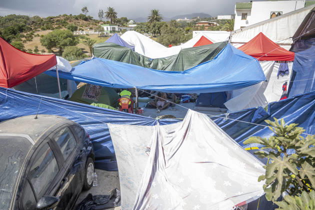Migrants Survive on the Streets of the Loma Colmenar Neighborhood in Ceuta Several migrants are living under tarps in a makeshift camp in the Loma Colmenar neighborhood on August 27, 2026, in Ceuta, Spain. Residents of the Loma Colmenar neighborhood report that the situation is unsustainable, marked by fights, vulnerable minors, and people sleeping on the streets. AUGUST 27, 2026 MIGRATION CRISIS Ceuta, Spain  Copyright: xMarcosxMorenox 7734719
