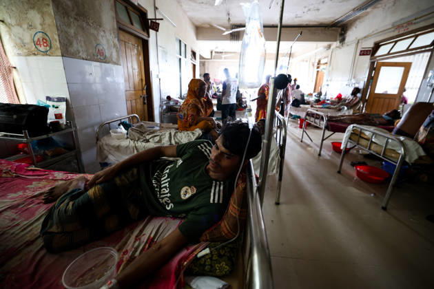 Dengue Outbreak in Bangladesh BARISHAL, BANGLADESH - AUGUST 27: A Patient is seen taking treatment at the Sher-E-Bangla Medical College Hospital after being diagnosed with Dengue in Barishal, Bangladesh on August 27, 2026. Niamul Rifat Anadolu Barishal Bangladesh. Editorial use only. Please get in touch for any other usage.  Copyright: x2026xAnadoluxNiamulxRifatx