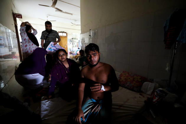 Dengue Outbreak in Bangladesh BARISHAL, BANGLADESH - AUGUST 27: A Patient is seen taking treatment at the Sher-E-Bangla Medical College Hospital after being diagnosed with Dengue in Barishal, Bangladesh on August 27, 2026. Niamul Rifat Anadolu Barishal Bangladesh. Editorial use only. Please get in touch for any other usage.  Copyright: x2026xAnadoluxNiamulxRifatx
