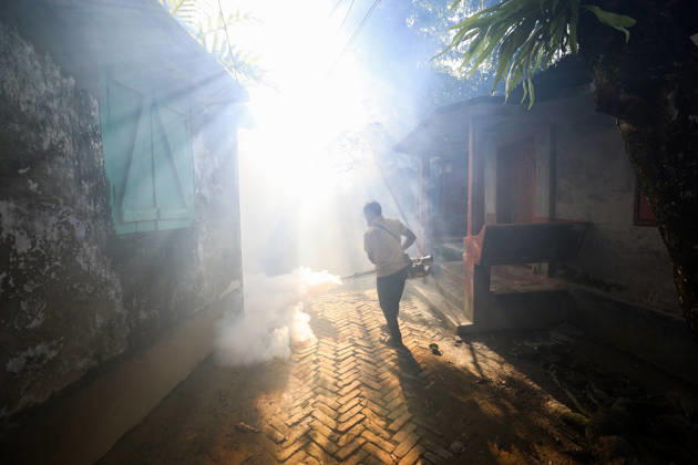 Dengue Outbreak in Bangladesh BARISHAL, BANGLADESH - AUGUST 27: A City Corporation worker is seen spreading mosquito repellent using a fogging machine in Barishal, Bangladesh on August 27, 2026. Niamul Rifat Anadolu Barishal Bangladesh. Editorial use only. Please get in touch for any other usage.  Copyright: x2026xAnadoluxNiamulxRifatx