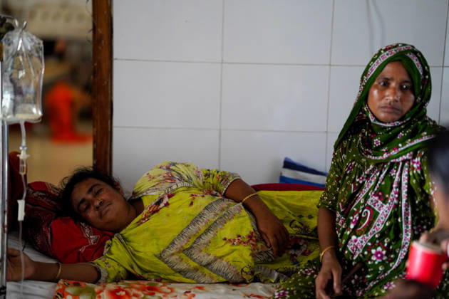 Dengue Outbreak in Bangladesh BARISHAL, BANGLADESH - AUGUST 27: A Patient is seen taking treatment at the Sher-E-Bangla Medical College Hospital after being diagnosed with Dengue in Barishal, Bangladesh on August 27, 2026. Niamul Rifat Anadolu Barishal Bangladesh. Editorial use only. Please get in touch for any other usage.  Copyright: x2026xAnadoluxNiamulxRifatx
