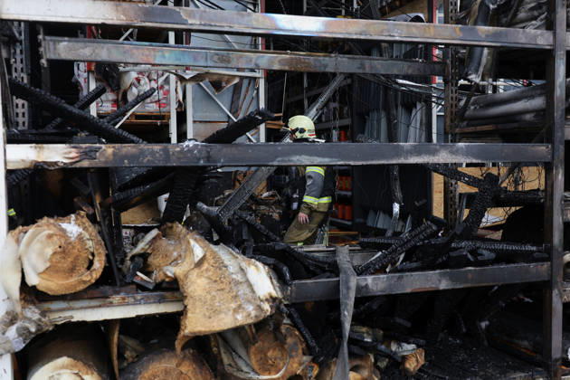 A rescuer works at an Epicenter hypermarket in the Osnovianskyi district, destroyed by a Russian drone attack, Kharkiv, Ukraine, August 27, 2026. A 40-year-old man was killed, and four others were injured in the strike. (Photo by Viacheslav Madiievskyi Ukrinform) Russian drone attacks home improvement hypermarket in Kharkiv  Copyright: xViacheslavxMadiievskyix