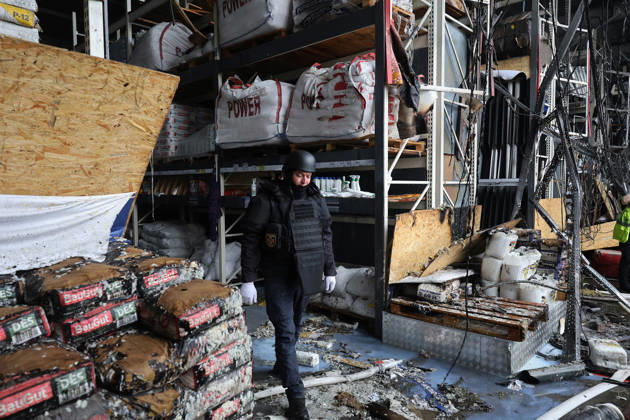A rescuer works at an Epicenter hypermarket in the Osnovianskyi district, destroyed by a Russian drone attack, Kharkiv, Ukraine, August 27, 2026. A 40-year-old man was killed, and four others were injured in the strike. (Photo by Viacheslav Madiievskyi Ukrinform) Russian drone attacks home improvement hypermarket in Kharkiv  Copyright: xViacheslavxMadiievskyix
