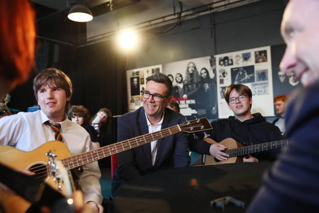Prime Minister Andy Burnham visits Belfast 27 08 2026. Belfast, United Kingdom. Prime Minister Andy Burnham and Chris Bryant, Secretary of State for Northern Ireland meet young people at Oh Yeah Music Centre on their visit to Belfast., Credit:Ben Perry B66 Avalon United Kingdom, Northern Ireland, Belfast  Copyright: xBenxPerryx xB66x xAvalonx 1128818872