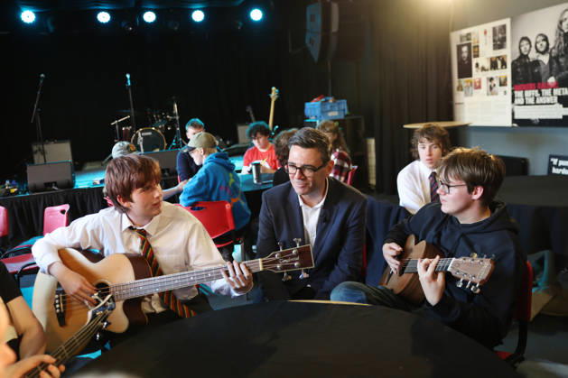 Prime Minister Andy Burnham visits Belfast 27 08 2026. Belfast, United Kingdom. Prime Minister Andy Burnham and Chris Bryant, Secretary of State for Northern Ireland meet young people at Oh Yeah Music Centre on their visit to Belfast., Credit:Ben Perry B66 Avalon United Kingdom, Northern Ireland, Belfast  Copyright: xBenxPerryx xB66x xAvalonx 1128818911