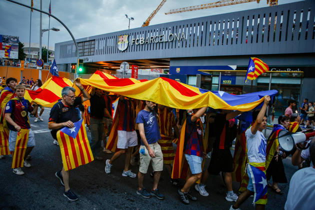 ANC Rally Outside Camp Nou Several people during a rally outside Camp Nou on August 27, 2026, in Barcelona, Catalonia, Spain. The rally was organized by the Catalan National Assembly (ANC) as an act of celebration of the estelada flag. The demonstration comes in response to the FC Barcelona board’s decision to cancel the tribute to the players who won the World Cup with the Spanish national team during this Thursday’s La Liga match against Athletic at the Spotify Camp Nou. AUGUST 27, 2026 INDEPENDENCE MOVEMENT NATIONAL SOCCER TEAM Kike Rincó Barcelona, Catalonia Barcelona, Catalonia, Spain  Copyright: xKikexRinconx 7734853