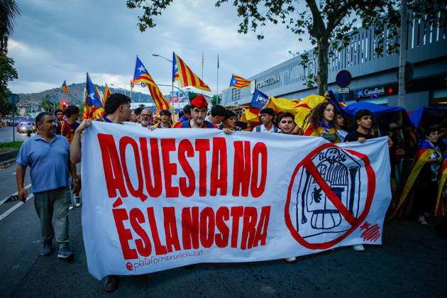 ANC Rally Outside Camp Nou Several people during a rally outside Camp Nou on August 27, 2026, in Barcelona, Catalonia, Spain. The rally was organized by the Catalan National Assembly (ANC) as an act of celebration of the estelada flag. The demonstration comes in response to the FC Barcelona board’s decision to cancel the tribute to the players who won the World Cup with the Spanish national team during this Thursday’s La Liga match against Athletic at the Spotify Camp Nou. AUGUST 27, 2026 INDEPENDENCE MOVEMENT NATIONAL SOCCER TEAM Kike Rincó Barcelona, Catalonia Barcelona, Catalonia, Spain  Copyright: xKikexRinconx 7734854