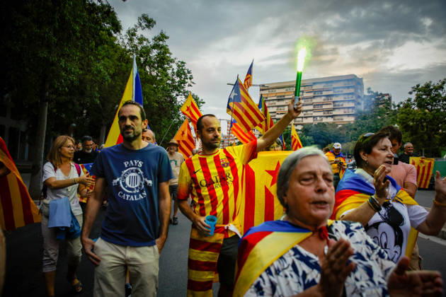 ANC Protest Outside Camp Nou Several people during a protest outside Camp Nou on August 27, 2026, in Barcelona, Catalonia, Spain. The rally was organized by the Catalan National Assembly (ANC) as an act of celebration of the estelada flag. The demonstration comes in response to the FC Barcelona board’s decision to cancel the tribute to the players who won the World Cup with the Spanish national team during this Thursday’s La Liga match against Athletic at Spotify Camp Nou AUGUST 27, 2026 INDEPENDENCE MOVEMENT NATIONAL SOCCER TEAM Kike Rincó Barcelona, Catalonia Barcelona, Catalonia, Spain  Copyright: xKikexRinconx 7734847