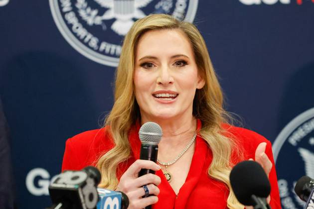 August 27, 2026, Tampa, Florida, USA: Rep. Laurel Lee, R-Tampa, speaks to students during the Presidential Fitness Test event at Gaither High School on Thursday, Aug. 27, 2026, in Tampa. Tampa USA  - ZUMAs70_ 20260827_zan_s70_019 Copyright: xJeffereexWoox