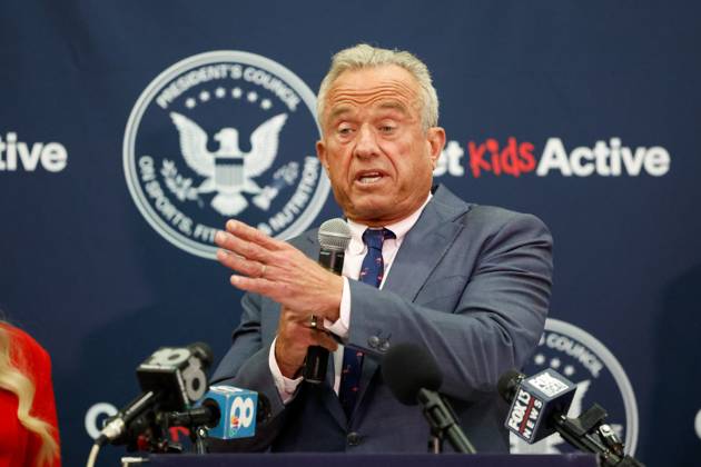 August 27, 2026, Tampa, Florida, USA: U.S. Secretary of Health and Human Services Robert F. Kennedy, Jr. speaks to students during the Presidential Fitness Test event at Gaither High School on Thursday, Aug. 27, 2026, in Tampa. Tampa USA  - ZUMAs70_ 20260827_zan_s70_022 Copyright: xJeffereexWoox