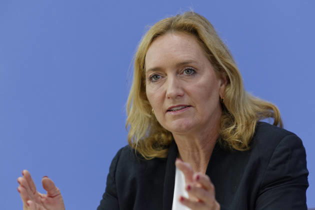 Die Linke: Bundesmietendeckel grundgesetzkonform 2026-08-27 Deutschland, Berlin Bundespressekonferenz zu dem von der Fraktion die Linke im Deutschen Bundestag in Auftrag gegebenen Rechtsgutachten zur Einführung eines bundesweiten Mietendeckels. Im Bild Caren Lay, Sprecherin für Mieten-, Bau- und Wohnungspolitik der Fraktion Die Linke im Bundestag.
