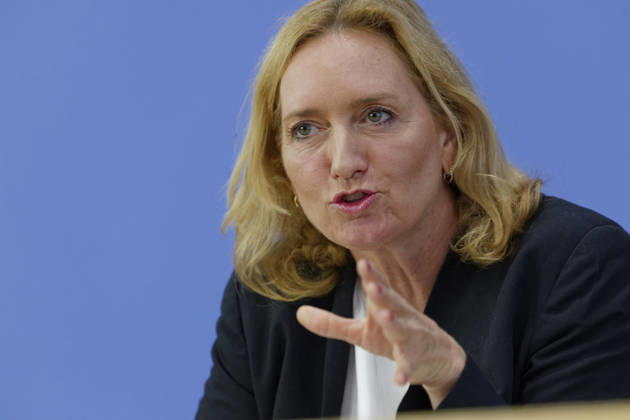 Die Linke: Bundesmietendeckel grundgesetzkonform 2026-08-27 Deutschland, Berlin Bundespressekonferenz zu dem von der Fraktion die Linke im Deutschen Bundestag in Auftrag gegebenen Rechtsgutachten zur Einführung eines bundesweiten Mietendeckels. Im Bild Caren Lay, Sprecherin für Mieten-, Bau- und Wohnungspolitik der Fraktion Die Linke im Bundestag.