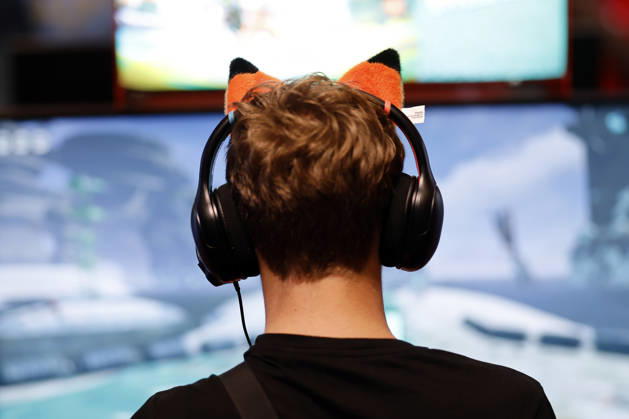 Besucher spielen Videospiele Bildschirmen auf der weltgrößten Computerspielmesse Gamescom 26 in der Koelnmesse. (Themenbild, Symbolbild) Köln, 27.08.2026 NRW Deutschland Copyright: xChristophxHardtx