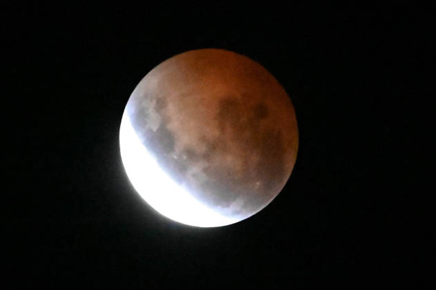 CAXIAS DO SUL, RS - 28.08.2026: ECLIPSE LUNAR CAXIAS DO SUL - Images of the deep partial lunar eclipse that will occur between the night of August 27th and the early morning of August 28th, 2026, visible throughout Brazil. Main Times (Brasilia Time): 10:24 PM (08 27): Beginning of the penumbral phase; 11:34 PM (08 27): Beginning of the partial eclipse; 1:13 AM (08 28): Peak of the eclipse (with approximately 96% of the Moon covered by the Earth& 39;s shadow); 2:52 AM (08 28): End of the partial phase; 4:02 AM (08 28): End of the penumbral eclipse. Caxias do Sul, RS (27 28). x3005866x  AntÃ nioxMachado
