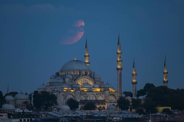 Partial lunar eclipse observed in Istanbul ISTANBUL, TURKIYE - AUGUST 28: A partial lunar eclipse, which occurs when part of the Moon passes through Earth s shadow, is seen with the Suleymaniye Mosque in Istanbul, Turkiye, on August 28, 2026. Isa Terli Anadolu Istanbul Turkey. Editorial use only. Please get in touch for any other usage.  Copyright: x2026xAnadoluxIsaxTerlix