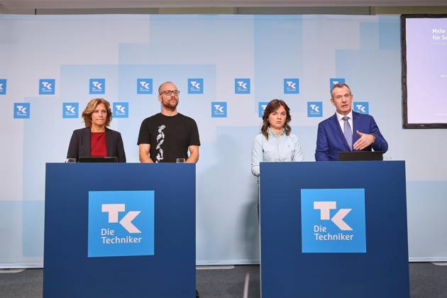Berlin, Deutschland, 27.08.2026: Haus der Bundespressekonferenz: Techniker Krankenkasse - Social-Media-Report: Jugend zwischen Like und Limit: L-R: Anne Kraemer, Valentin Dander, Lilli Berthold, Peter Wendt Copyright: xdtsxNachrichtenagenturx dts_131529