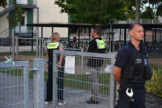 Two people killed in violent attack at school near Berlin GOSEN-NEU ZITTAU, GERMANY - AUGUST 27: Police and emergency personnel work at the scene following a violent incident at the Docemus School in Gosen-Neu Zittau, Brandenburg, Germany, on August 27, 2026. Two people were killed and a 19-year-old suspect was detained, police said. Volodymyr Sindieiev Anadolu Berlin Germany. Editorial use only. Please get in touch for any other usage.  Copyright: x2026xAnadoluxVolodymyrxSindieievx