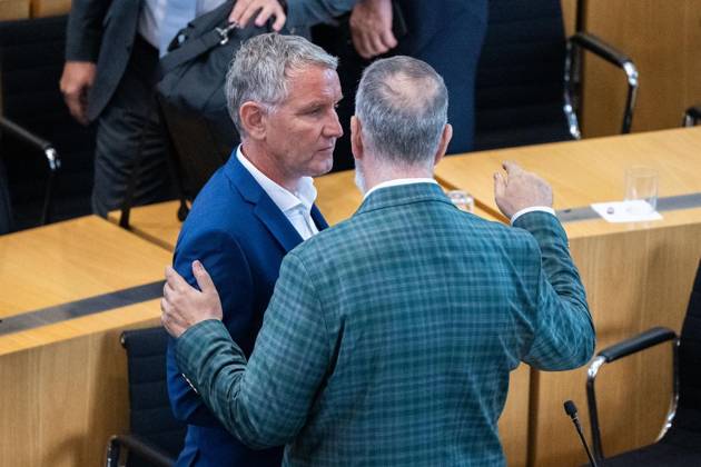 8. THÜRINGER LANDTAG - PLENARSITZUNG ** NUR FÜR REDAKTIONELLE ZWECKE ** EDITORIAL USE ONLY **<p>28 08 2026-Erfurt: Thüringer Landtag 8. Wahlperiode Plenarsitzung Misstrauensvotum der AfD-Fraktion gegen Ministerpräsident Mario Voigt (CDU) im Foto: Björn Höcke (AfD), Fraktionsvorsitzender, Steffen Schütz (BSW), Thüringer Minister für Digitales und Infrastruktur ( Deutschland Thueringen Erfurt Copyright: SaschaxFromm