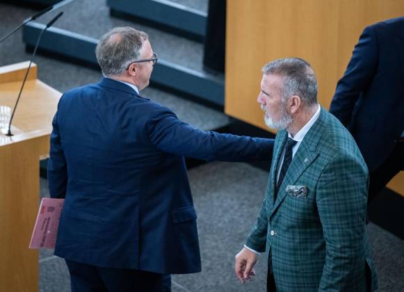 8. THÜRINGER LANDTAG - PLENARSITZUNG ** NUR FÜR REDAKTIONELLE ZWECKE ** EDITORIAL USE ONLY **<p>28 08 2026-Erfurt: Thüringer Landtag 8. Wahlperiode Plenarsitzung Misstrauensvotum der AfD-Fraktion gegen Ministerpräsident Mario Voigt (CDU) im Foto: Ministerpräsident Mario Voigt (CDU), Steffen Schütz (BSW), Thüringer Minister für Digitales und Infrastruktur ( Deutschland Thueringen Erfurt Copyright: SaschaxFromm