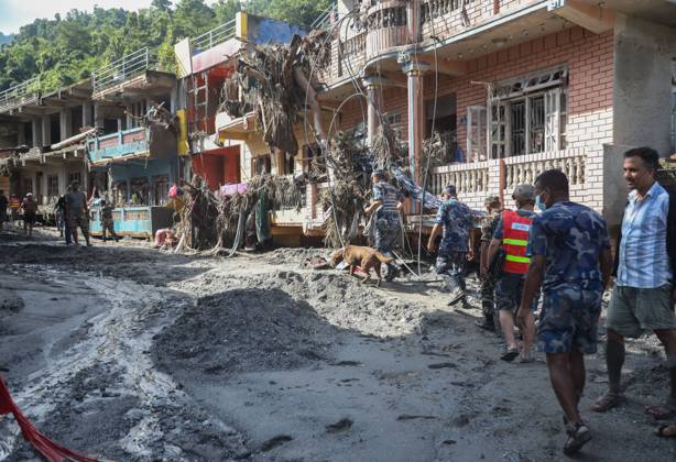 Bhotekoshi Flood Rescue Teams Search for Missing People NUWAKOT, NEPAL AUGUST 28, 2026: A massive flood in the Bhotekoshi River has affected riverbanks and nearby houses in Nuwakot, Nepal, causing widespread damage to homes, roads, bridges and other infrastructure in the area. Many people remain missing, while the figures are still developing. Rescue teams and security personnel are conducting search and rescue operations along the river and affected areas to locate missing people and assist those impacted by the disaster. Nuwakot Nepal Copyright: x xShankarxBhujelx xJNAxPressx