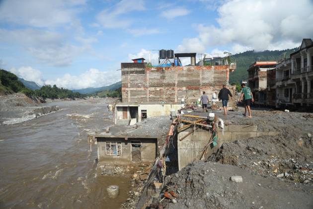 Bhotekoshi Flood Rescue Teams Search for Missing People NUWAKOT, NEPAL AUGUST 28, 2026: A massive flood in the Bhotekoshi River has affected riverbanks and nearby houses in Nuwakot, Nepal, causing widespread damage to homes, roads, bridges and other infrastructure in the area. Many people remain missing, while the figures are still developing. Rescue teams and security personnel are conducting search and rescue operations along the river and affected areas to locate missing people and assist those impacted by the disaster. Nuwakot Nepal Copyright: x xShankarxBhujelx xJNAxPressx