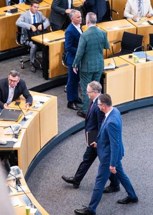 8. THÜRINGER LANDTAG - PLENARSITZUNG ** NUR FÜR REDAKTIONELLE ZWECKE ** EDITORIAL USE ONLY **<p>28 08 2026-Erfurt: Thüringer Landtag 8. Wahlperiode Plenarsitzung Misstrauensvotum der AfD-Fraktion gegen Ministerpräsident Mario Voigt (CDU) im Foto: Björn Höcke (AfD), Fraktionsvorsitzender, Steffen Schütz (BSW), Thüringer Minister für Digitales und Infrastruktur, Ministerpräsident Mario Voigt (CDU), Christian Tischner (CDU), Thüringer Minister für Bildung, Wissenschaft und Kultur ( Deutschland Thueringen Erfurt Copyright: SaschaxFromm