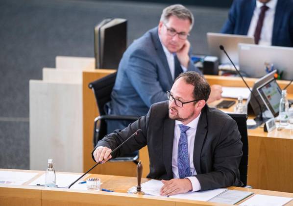 8. THÜRINGER LANDTAG - PLENARSITZUNG ** NUR FÜR REDAKTIONELLE ZWECKE ** EDITORIAL USE ONLY **<p>28 08 2026-Erfurt: Thüringer Landtag 8. Wahlperiode Plenarsitzung Misstrauensvotum der AfD-Fraktion gegen Ministerpräsident Mario Voigt (CDU) im Foto: Landtagspräsident Thadäus König (CDU) ( Deutschland Thueringen Erfurt Copyright: SaschaxFromm