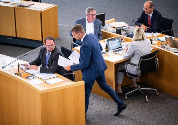 8. THÜRINGER LANDTAG - PLENARSITZUNG ** NUR FÜR REDAKTIONELLE ZWECKE ** EDITORIAL USE ONLY **<p>28 08 2026-Erfurt: Thüringer Landtag 8. Wahlperiode Plenarsitzung Misstrauensvotum der AfD-Fraktion gegen Ministerpräsident Mario Voigt (CDU) im Foto: Landtagspräsident Thadäus König (CDU) ( Deutschland Thueringen Erfurt Copyright: SaschaxFromm