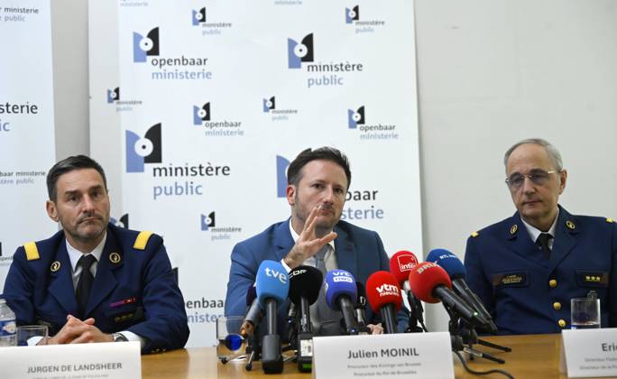 PC by the Public Prosecutor Julien Moinil 28 08 2026 BRUSSELS, BELGIUM - AUGUST 28 : Press conference by the Public Prosecutor Julien Moinil, Jurgen De Landsheer (Chef Corps zone midi-Korpschef Politie zone Zuid) and Eric Jacobs (Judicial Director of the Federal Police) regarding the recent shootings in Brussels on August 28, 2026 in Brussels, Belgium, 28 08 2026 Brussels Belgium  Copyright: xDidierxLebrunx