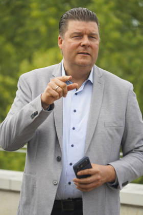 CNTV SOLARDACH- Dr. Andreas Dressel Senator der Hamburger Finanzbehoerde SPD Politiker Einweihung Vorstellung Neues Solardach fuer die Verwaltung der Universitaet Hamburg 28.AUGUST 2026 in Hamburg Hamburg Deutschland
