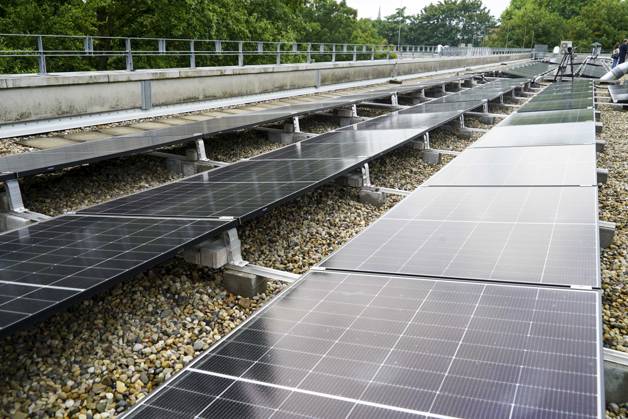 CNTV SOLARDACH- Photovoltaik Solardach Platen auf dem Dach Einweihung Vorstellung Neues Solardach fuer die Verwaltung der Universitaet Hamburg 28.AUGUST 2026 in Hamburg Hamburg Deutschland
