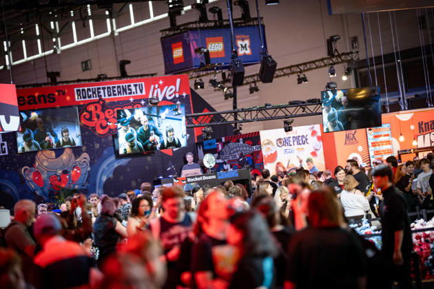 Gamescom 2026 in Köln Blick auf die Ausstellungsflächen in den Kölner Messehallen;Gamescom 2026 in Köln nach Eigenaussage weltgrößte Messe für Computer- und Videospiele, gemessen an Ausstellungsfläche und Besucheranzahl, Köln Nordrhein-Westfalen Deutschland Messegelände