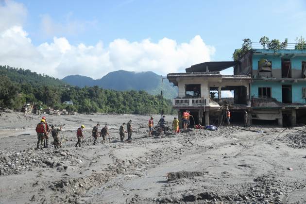 August 28, 2026, Nuwakot, Nepal: A massive flood in the Bhotekoshi River has affected riverbanks and nearby houses in Nuwakot, Nepal, causing widespread damage to homes, roads, bridges and other infrastructure in the area. Many people remain missing, while the figures are still developing. Rescue teams and security personnel are conducting search and rescue operations along the river and affected areas to locate missing people and assist those impacted by the disaster. Nuwakot Nepal  - ZUMAq101 20260828_zna_q101_020 Copyright: xShankarxBhujelx