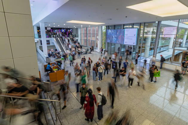 Gamescom 2026 in Köln - 28.08.26 Publikumsverkehr - Die gamescom 2026, das weltgrößte Event für interaktive Unterhaltung, findet vom 26. bis 30. August 2026 auf dem Gelände der Koelnmesse in Köln statt. Köln Deutz Nordrhein-Westfalen Deutschland Copyright: xMarcxJohnx