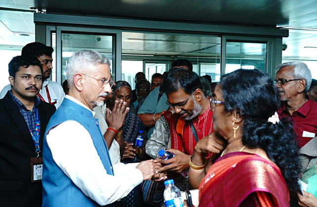 RECORD DATE NOT STATED EAM S. Jaishankar meets 21 Indian Nationals who were rescued from the Nepal flood at Delhi airport New Delhi, Aug 28 (ANI): External Affairs Minister S. Jaishankar meets 21 Indian Nationals who were rescued from the Nepal floods at Delhi airport, in New Delhi on Friday. (@DrSJaishankar X ANI Photo) New Delhi Delhi India Copyright: xANIx ANI_20260828207