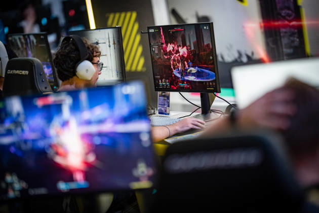 Gamescom 2026 in Köln Blick auf die Ausstellungsflächen in den Kölner Messehallen;Gamescom 2026 in Köln nach Eigenaussage weltgrößte Messe für Computer- und Videospiele, gemessen an Ausstellungsfläche und Besucheranzahl, Köln Nordrhein-Westfalen Deutschland Messegelände