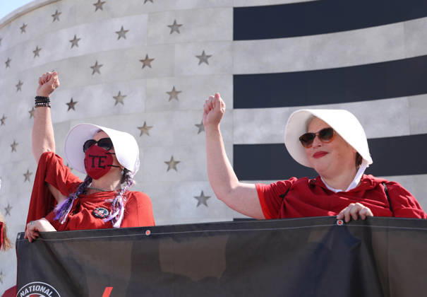 August 28, 2026, Washington, District Of Columbia, USA: Demonstrators dressed as handmaidens attend a Defend the Vote rally near the Lincoln Memorial in Washington, DC, USA, on August 28, 2026, coinciding with the 63rd anniversary of the 1963 March on Washington rally for civil rights. The march comes just weeks before the November midterm elections, with organisers using the demonstration to mobilise voters and make voting rights a central issue in the campaign. Washington USA - ZUMAs337 20260828_znp_s337_014 Copyright: xGentxShkullakux